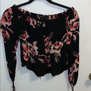 AEO Off the shoulder cropped shirt